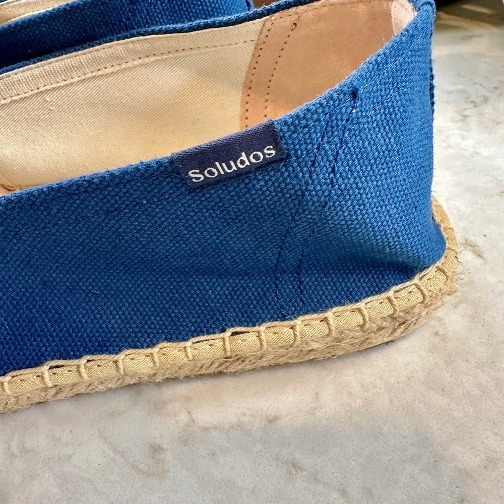 SOLUDOS, MENS ORIGINAL ESPADRILLE IN FRENCH BLUE CANVAS. SIZE 11 1/2